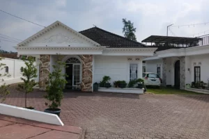 Villa Cisarua 0017, Batu Layang